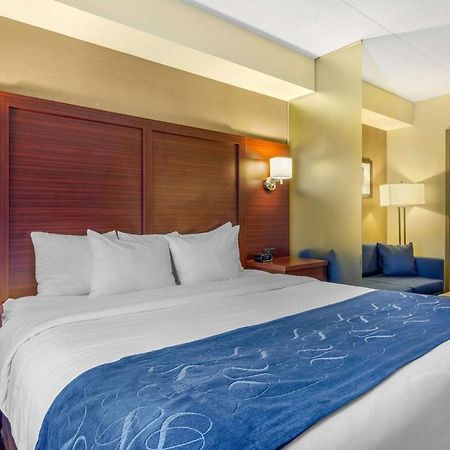 Comfort Suites Downtown Windsor Extérieur photo