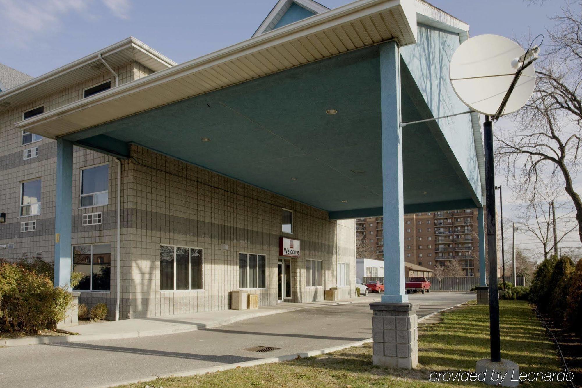 Comfort Suites Downtown Windsor Extérieur photo