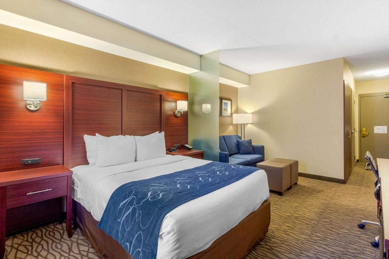 Comfort Suites Downtown Windsor Extérieur photo