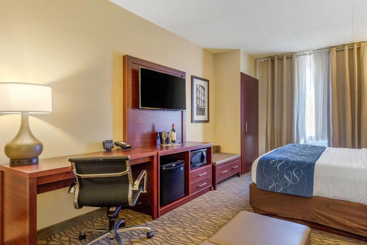 Comfort Suites Downtown Windsor Extérieur photo