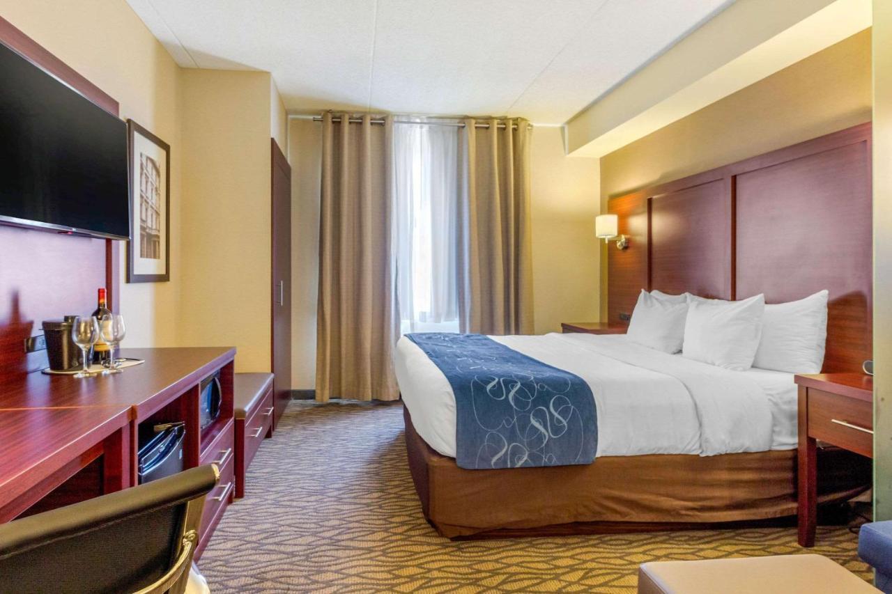 Comfort Suites Downtown Windsor Extérieur photo